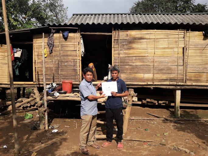 Người bỏ quên 10 triệu trong quần áo từ thiện tặng lại toàn bộ số tiền