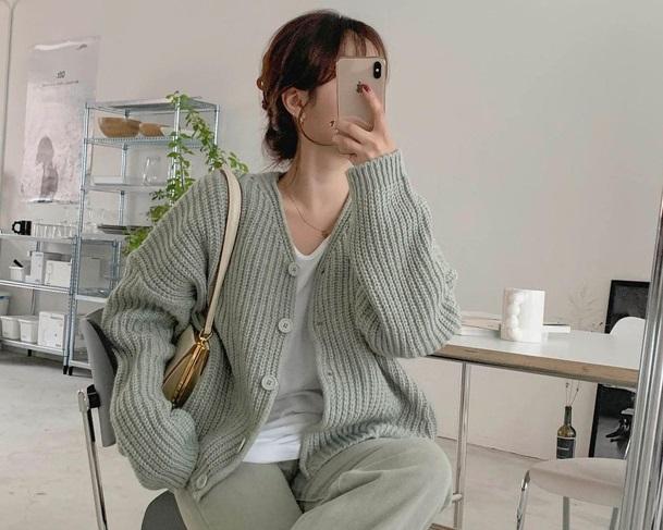 10 gợi ý mix đồ tông xuyệt tông cho chị em xúng xính ngày trời lạnh