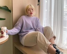 Lưu ngay 4 tips chọn áo len che khuyết điểm cực hay cho cô nàng mũm mĩm