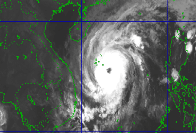 Bão số 13 mạnh thành cuồng phong, cách Đà Nẵng 370km