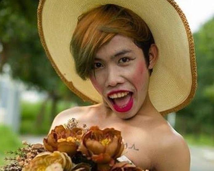 Cuộc sống hiện tại của hiện tượng mạng "Công chúa Thủy tề" Tùng Sơn