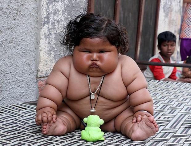 Bé gái nặng nhất thế giới 8 tháng tuổi 20kg từng gây sốt MXH giờ ra sao?