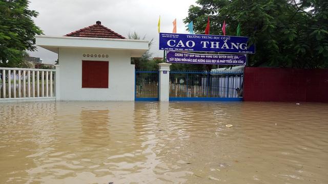 Khánh Hòa thông báo cho học sinh nghỉ ngày 1/12 do mưa lũ