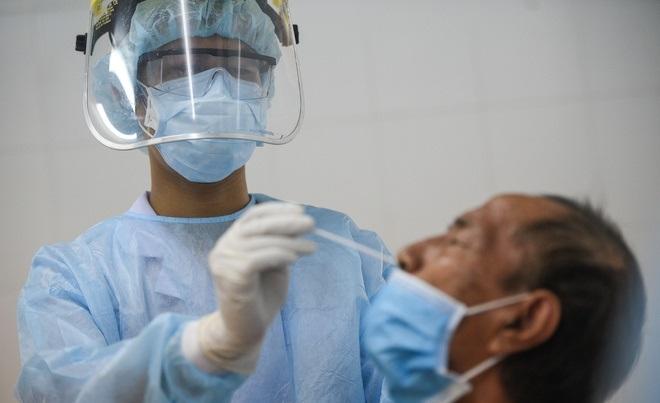 Nam tiếp viên hàng không là bệnh nhân 1342 vi phạm quy định cách ly