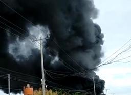 TP.HCM: Cháy xưởng làm đồ trang trí Noel, toàn bộ vật dụng bị thiêu rụi