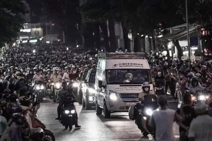 MC Đại Nghĩa kể lại thời khắc trên xe tiễn đưa linh cữu cố nghệ sĩ Chí Tài