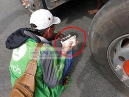 Phẫn nộ tài xế Grab trộm tài sản của nạn nhân tử vong do tai nạn giao thông