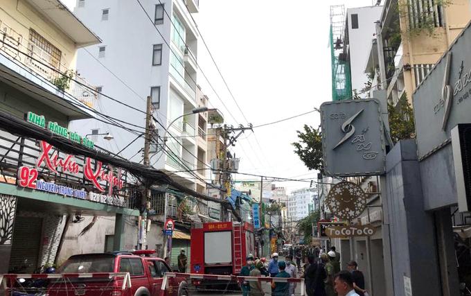 TP.HCM: Quán bún sập do nổ bình gas, kính văng xa đến 30m