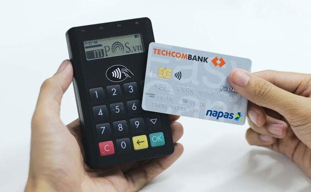 Thẻ ATM từ và thẻ ATM chip khác nhau như thế nào?