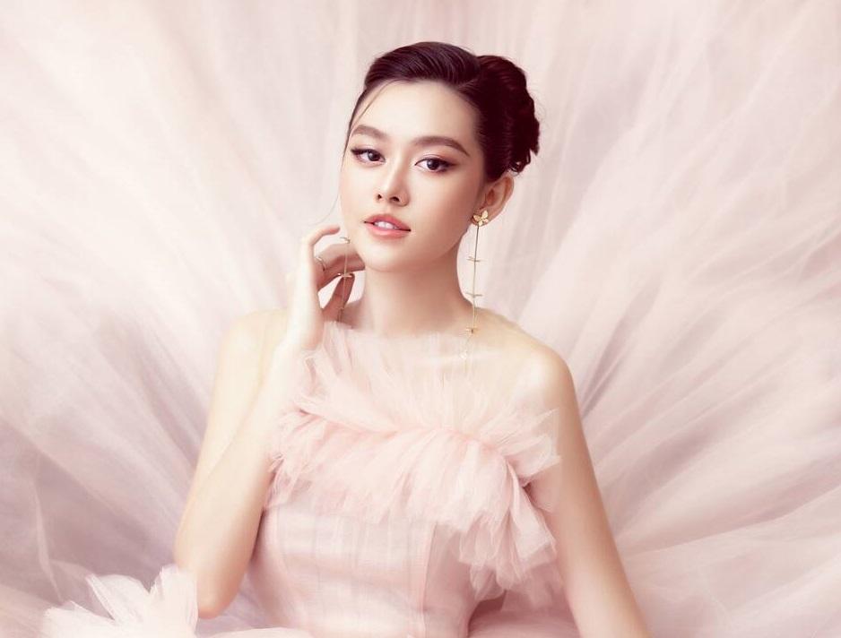 Á hậu Tường San tái xuất với phong cách công chúa hậu đám cưới