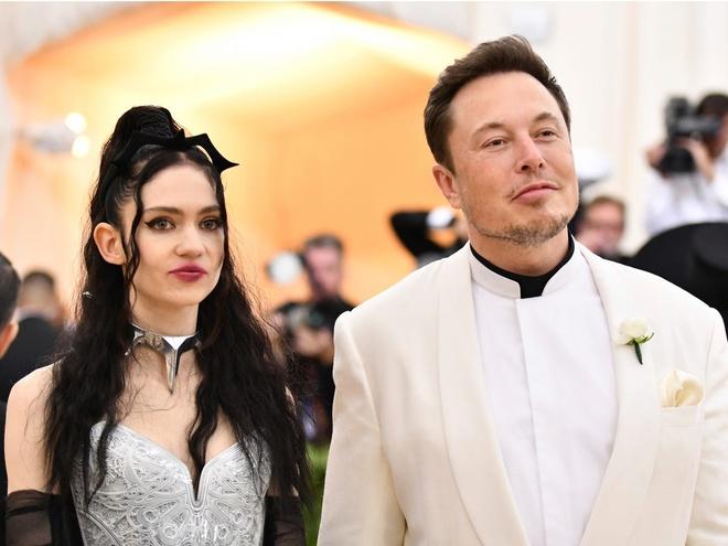 Bạn gái tỷ phú Elon Musk nhiễm Covid-19