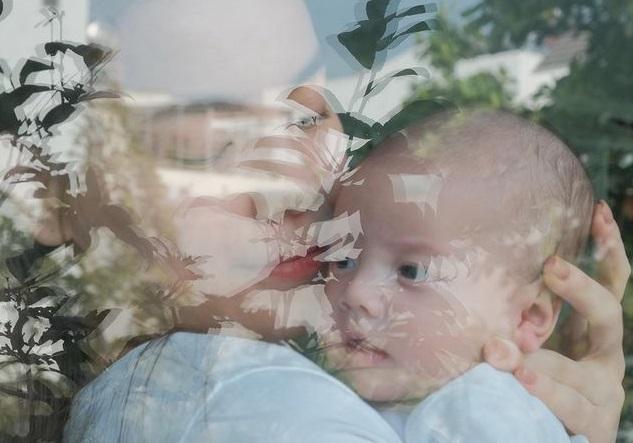 Hồ Ngọc Hà khoe ảnh cận của bé Lisa, quả đúng là bản sao hoàn hảo của mẹ