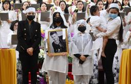 Gia đình đã nhận được tro cốt của cố ca sĩ Vân Quang Long