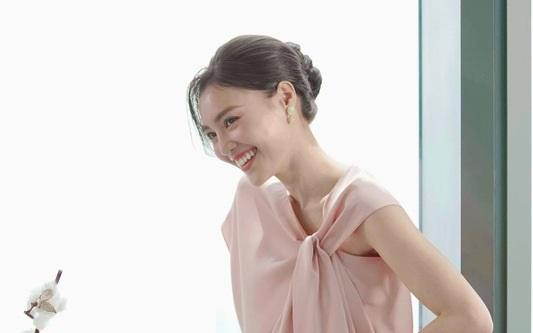 Ninh Dương Lan Ngọc lần đầu lên tiếng về ồn ào lườm đàn chị Thủy Tiên