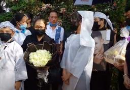 Tang lễ cố ca sĩ Vân Quang Long: Người để tang lại là vợ cũ