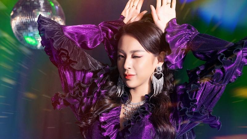 Phí Phương Anh bị gọi tên vào lùm xùm Thiều Bảo Trâm vì bài hát "tiên tri"