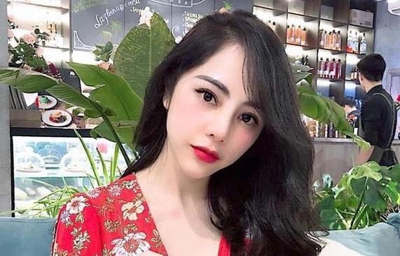 Bạch Lan Phương bức xúc khi bị nhắc chuyện tuổi tác khi yêu Huỳnh Anh