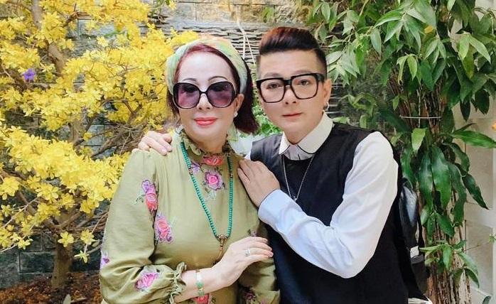 Chân dung người vợ hơn 8 tuổi đứng sau thành công của nam ca sĩ Vũ Hà