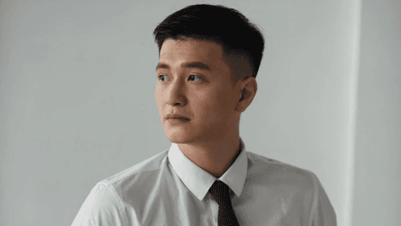 Huỳnh Anh chính thức nhận lỗi, hứa bồi thường trong vụ vô ý mở cửa xe