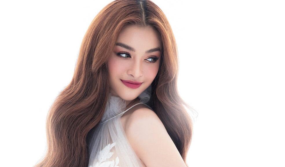 Á hậu Kiều Loan lộ bản cam kết không dùng điện thoại thời THPT