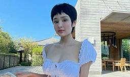 Hiền Hồ gia nhập đường đua bikini sau Tết "mặt học sinh, body phụ huynh"