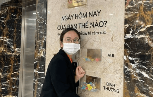 Một công ty ở Hà Nội ngày nào cũng hỏi thăm nhân viên hôm nay có vui không