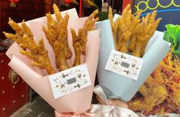 Hà Nội: Quán ăn tặng chị em "bó hoa" chân gà trị giá 150k nhân ngày 8/3