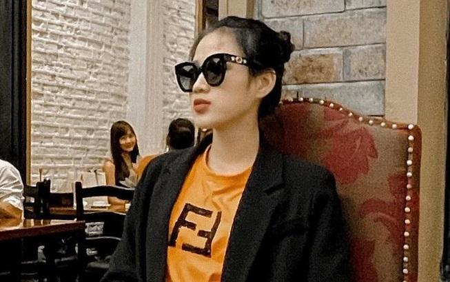 Đỗ Thị Hà diện đồ sành điệu, thần thái ngời ngời đi "ăn nhẹ" ngày 8/3