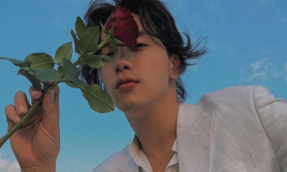 Dân tình xôn xao với hình ảnh gầy lộ xương sườn của Á vương Thuận Nguyễn