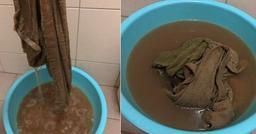 Chàng trai gây choáng váng với chiếc chăn "màu bùn đất" 10 năm chưa giặt