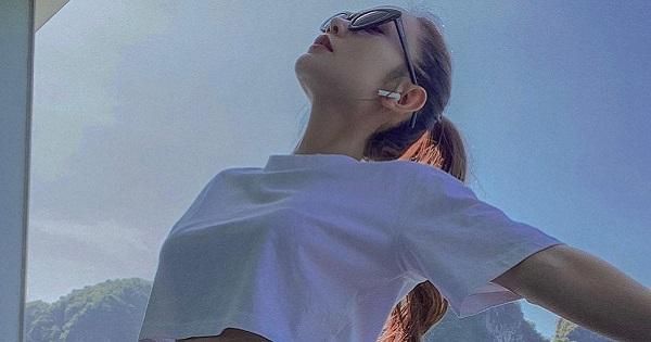 Vừa được báo Trung khen xinh như nữ thần, Minh Hằng bị soi "chiếc bụng mỡ"