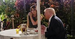 Vợ chồng Donald Trump ăn tối lãng mạn ở nhà hàng