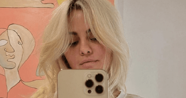 Selena Gomez gây bão vì tạm biệt hình ảnh "gái ngoan", lần đầu nhuộm tóc bạch kim