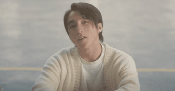Sơn Tùng hóa chàng trai si tình, điển trai trong MV "Muộn rồi mà sao còn"