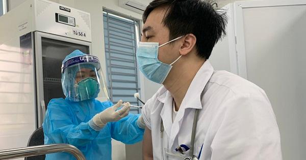 Người tiêm vaccine Covid-19 của 2 hãng khác nhau có an toàn cho sức khỏe?