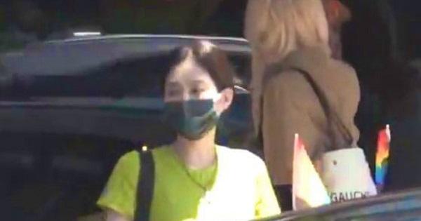 Jennie và Rosé (BLACKPINK) bất ngờ có mặt tại Mỹ, outfit đời thường nổi bật