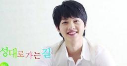 Loạt ảnh Song Joong Ki trên bìa tạp chí trường đại học nhiều năm trước