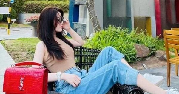 Quang Hải nhìn đắm đuối fan girl, bồ tin đồn liền có động thái nhắc khéo