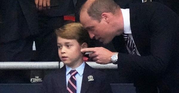 Hoàng tử bé nước Anh bị châm chọc trên MXH, Meghan Markle hưởng lợi