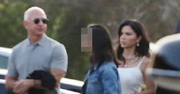 Tỷ phú Jeff Bezos tình tứ ăn tối với bạn gái trước khi bay vào không gian