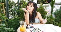 Châu Bùi khoe ảnh vẽ tranh, fan vội khen: "Đa tài giống ai kia"