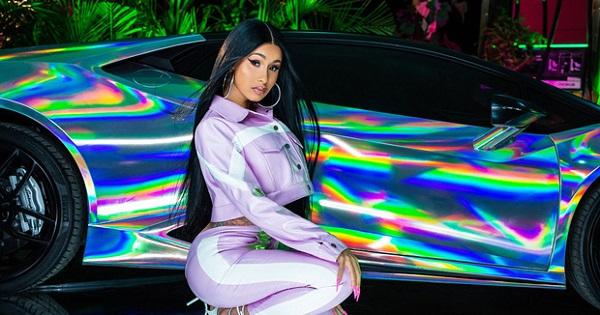 Cardi Bi mua dàn siêu xe 29 tỷ nhưng chỉ để chụp ảnh vì không biết lái