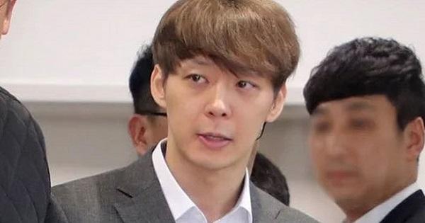Park Yoochun bị công ty kiện vì tự ý ký hợp đồng riêng, lén dùng thẻ công