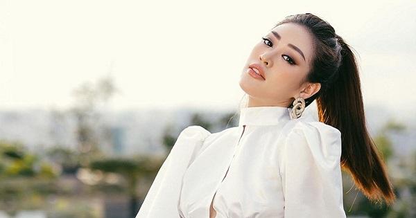 Lên đồ thật 'chất' mà không biết đi đâu, Khánh Vân lên sân thượng chụp hình