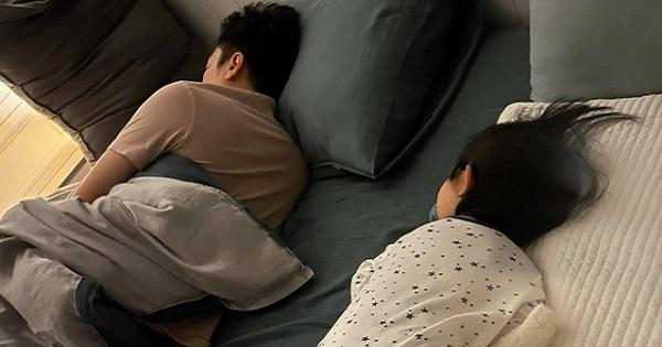 Cường Đô La hoang mang vì ôm con đi ngủ nhưng đến đêm thì "một đứa mỗi nơi"