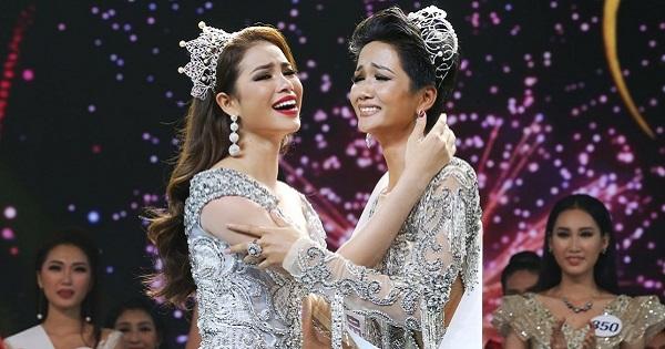 Khoảnh khắc Phạm Hương lấn át H'Hen Niê 4 năm trước hot trở lại trên MXH