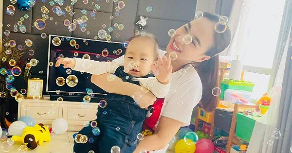 Nói 5 từ với con mỗi ngày, Đinh Ngọc Diệp được khen ngợi khéo léo