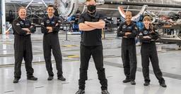 Elon Musk phóng tàu vũ trụ đưa 4 người thường du lịch không gian 3 ngày