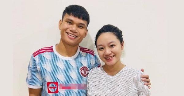 Cầu thủ Phạm Xuân Mạnh đón con đầu lòng