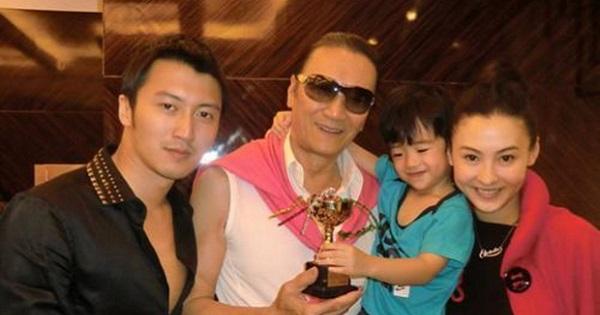 Bố Tạ Đình Phong vừa tặng quà cho Vương Phi liền nổi giận với Trương Bá Chi